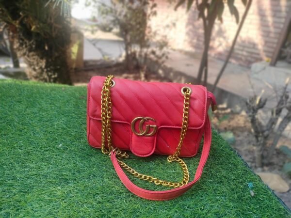 GUUCI CROSSBODY EITH CHAIN  BRNDED HANDBAG